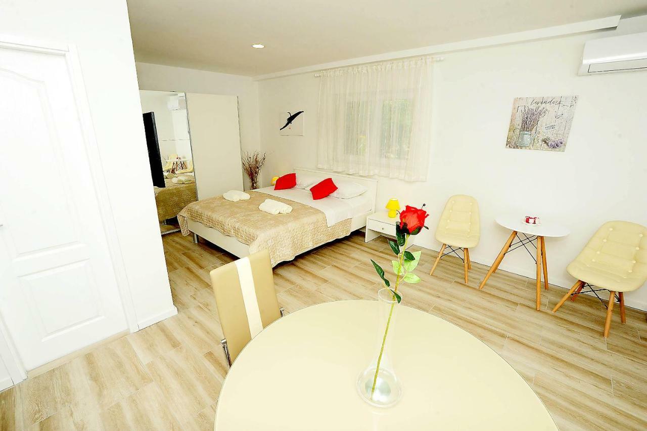 Apartament Cavka *